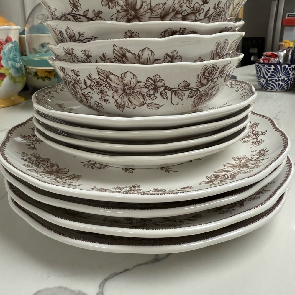 The Pioneer Woman  Agatha Brown Floral Dinnerware Set of 12 pieces